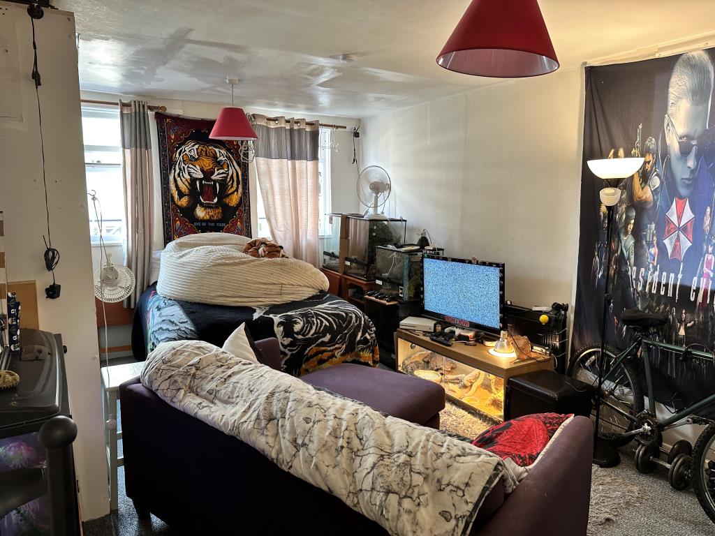 Lot: 15 - STUDIO FLAT FOR INVESTMENT -